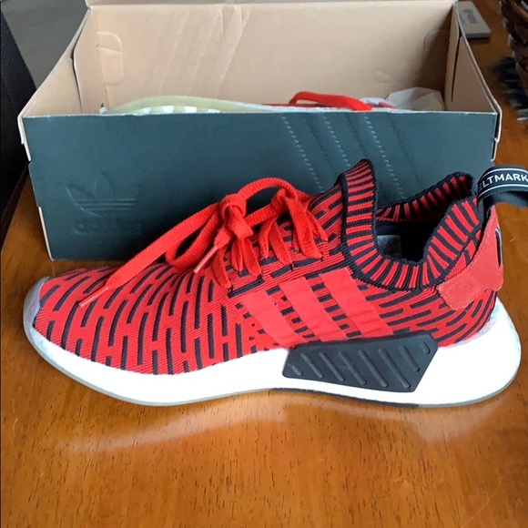 Adidas NMD R2 - Picture 2 of 5